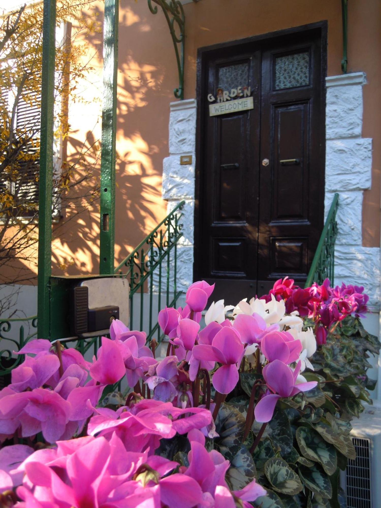 Vatican Garden House Hotel Rome Exterior photo